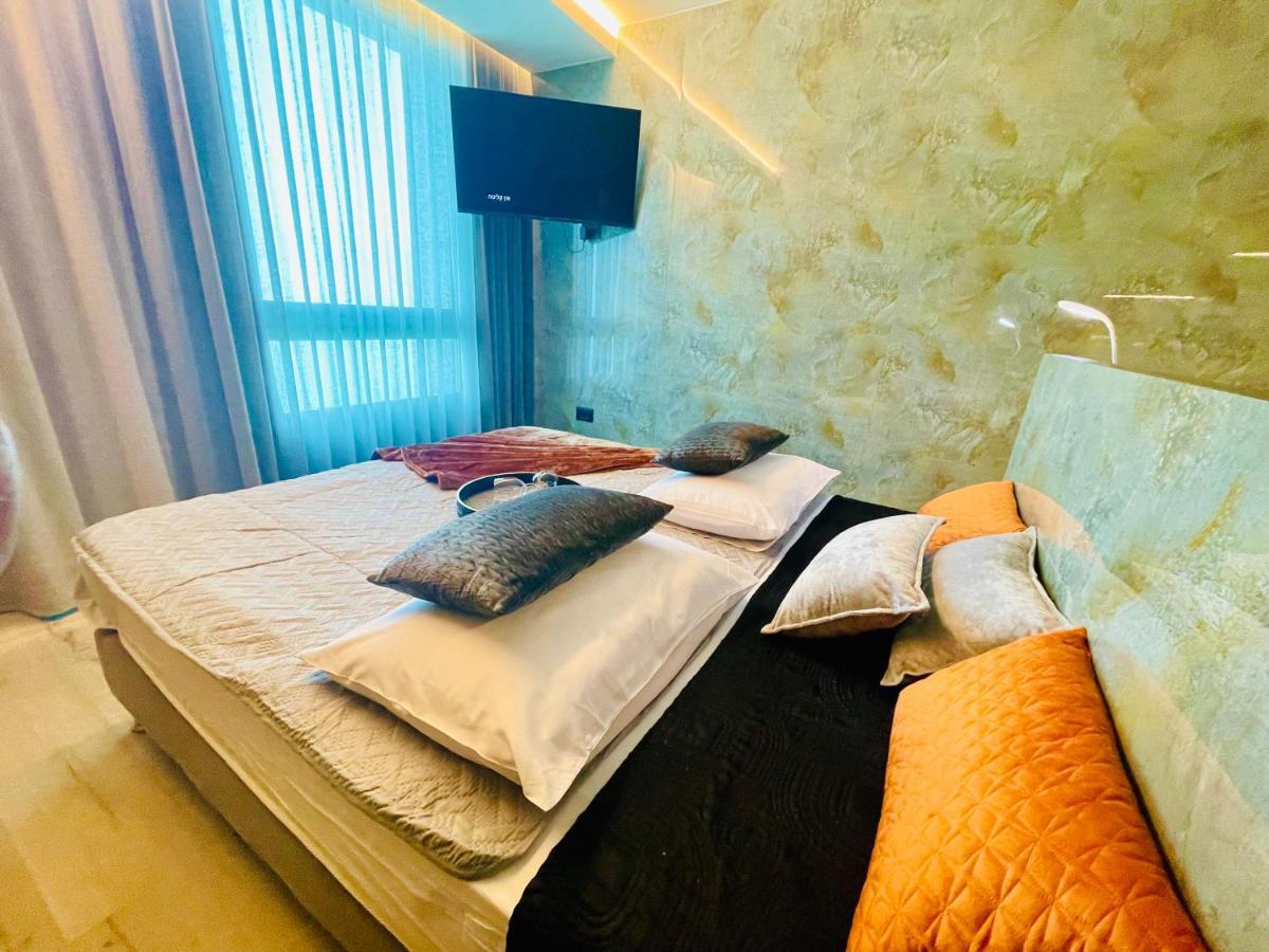 Carmel Holiday Apartments Нетания Екстериор снимка